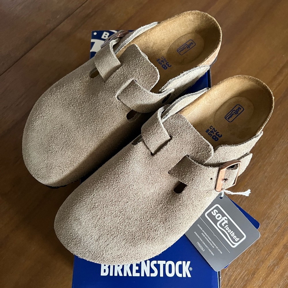 Birkenstock Boston. W 7-7.5 Taupe. NEW in box